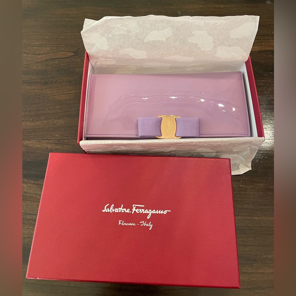 ⚠️Saved for@btwilkes⚠️NWT Salvatore Ferragamo Long Bifold Patent Enamel Wallet